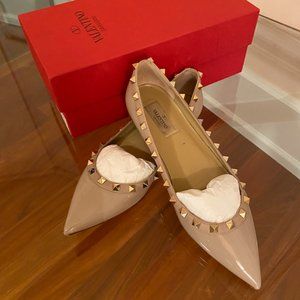 Pre-loved  Rockstudded Flat Valentinos